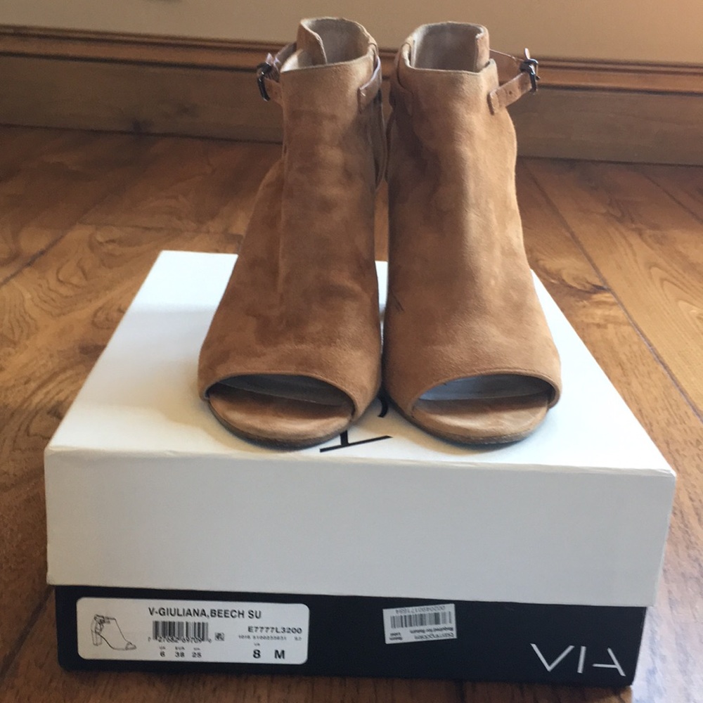 Via Spiga chic strap suede heels